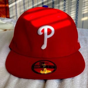 Selling this red baseball new era cap, message me for more details! Thank you!